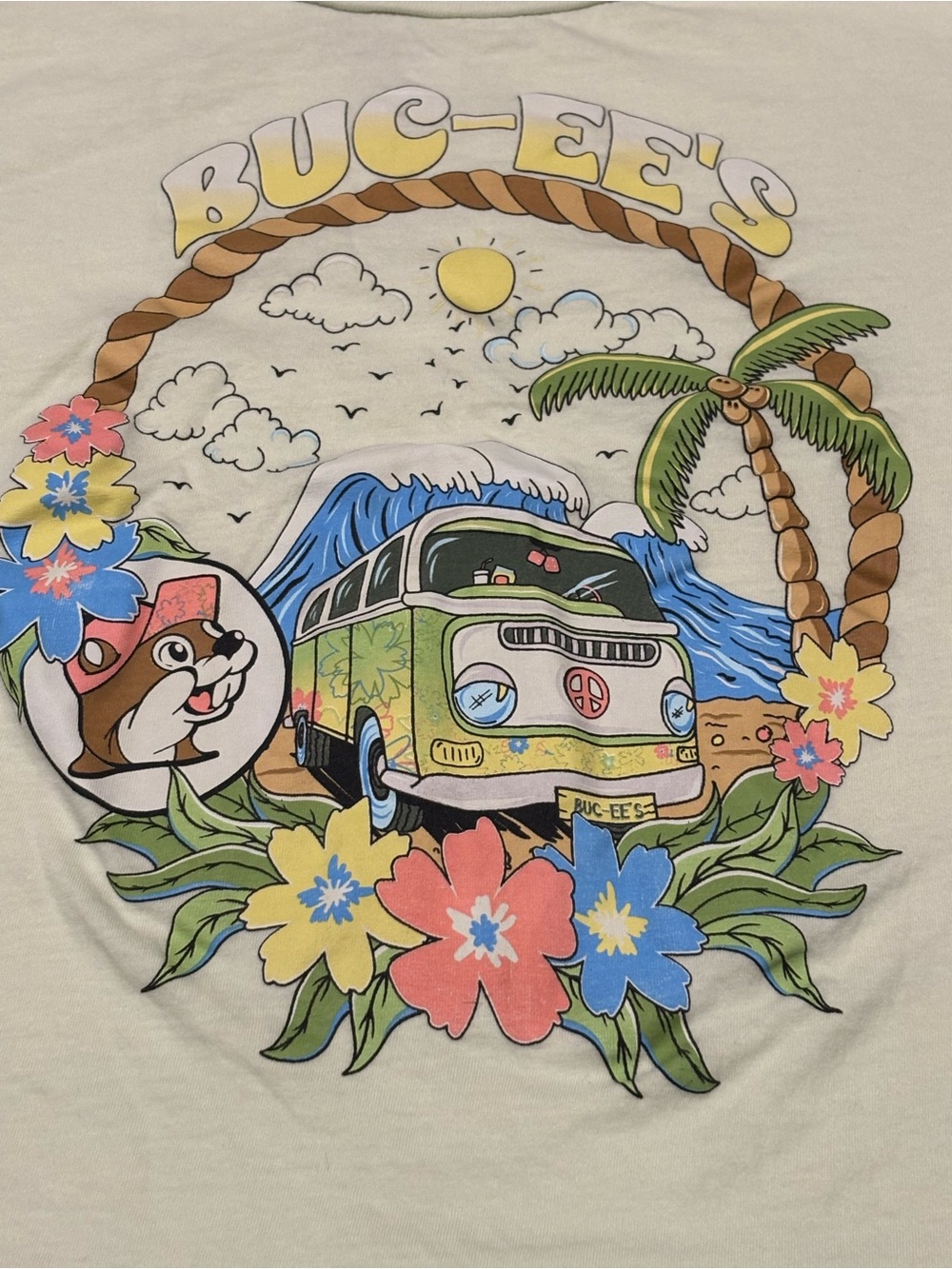 Buc-ee's Light Yellow/green Cropped Graphic Tee